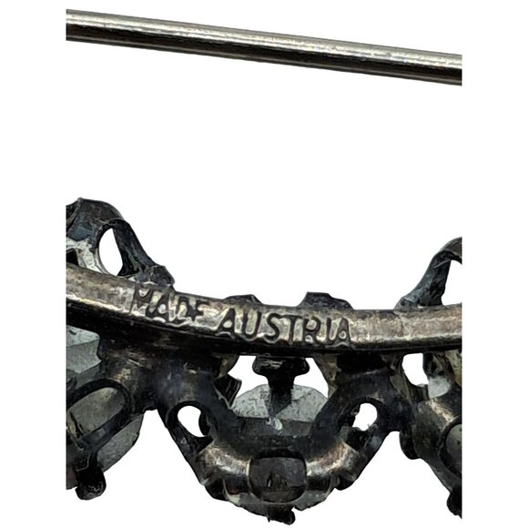 Austria Clear Rhinestone Brooch Old C Clasp Signed Vintage Costume Jewelry - Picture 8 of 11